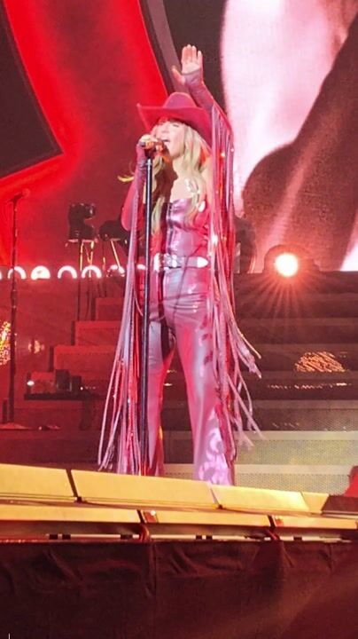 Lainey Wilson’s Whirlwind Tour